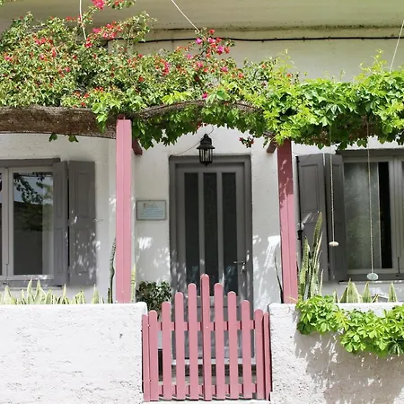 Ostria Apartment